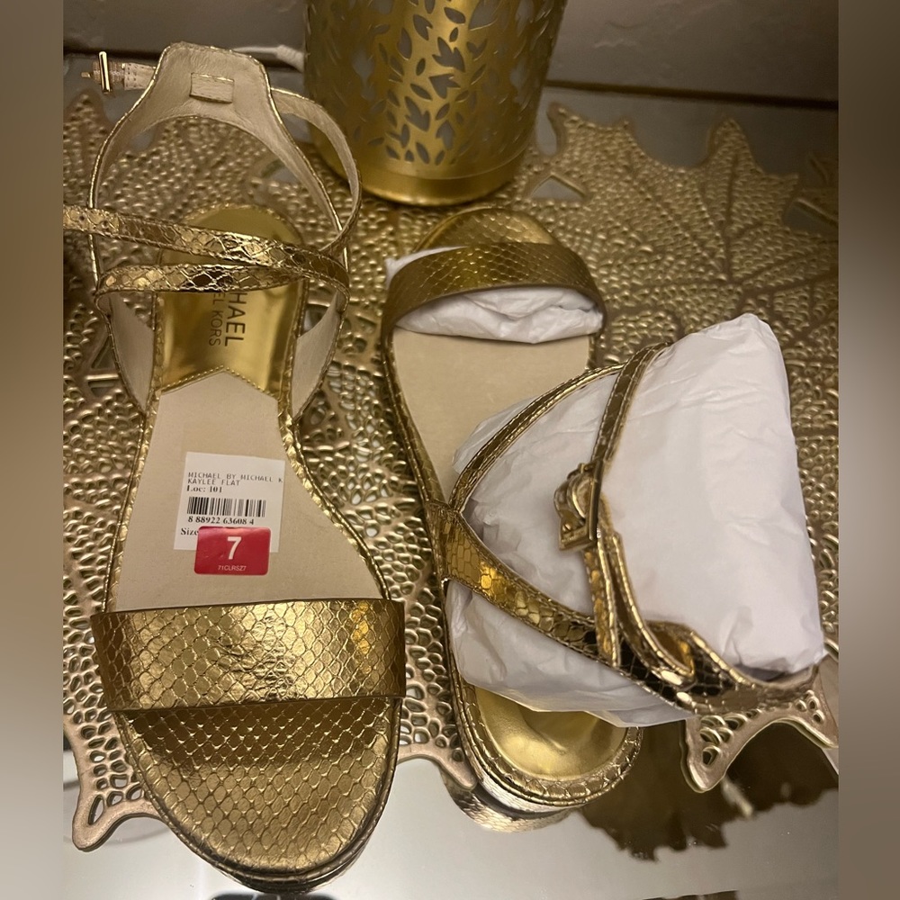 Michael Kors brand new size 7 flats